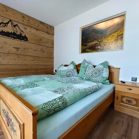 Apartament Tischla & *