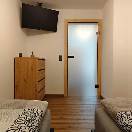 Apartament Tischla & *
